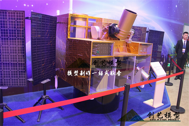 墨子號衛星剖面結構模型